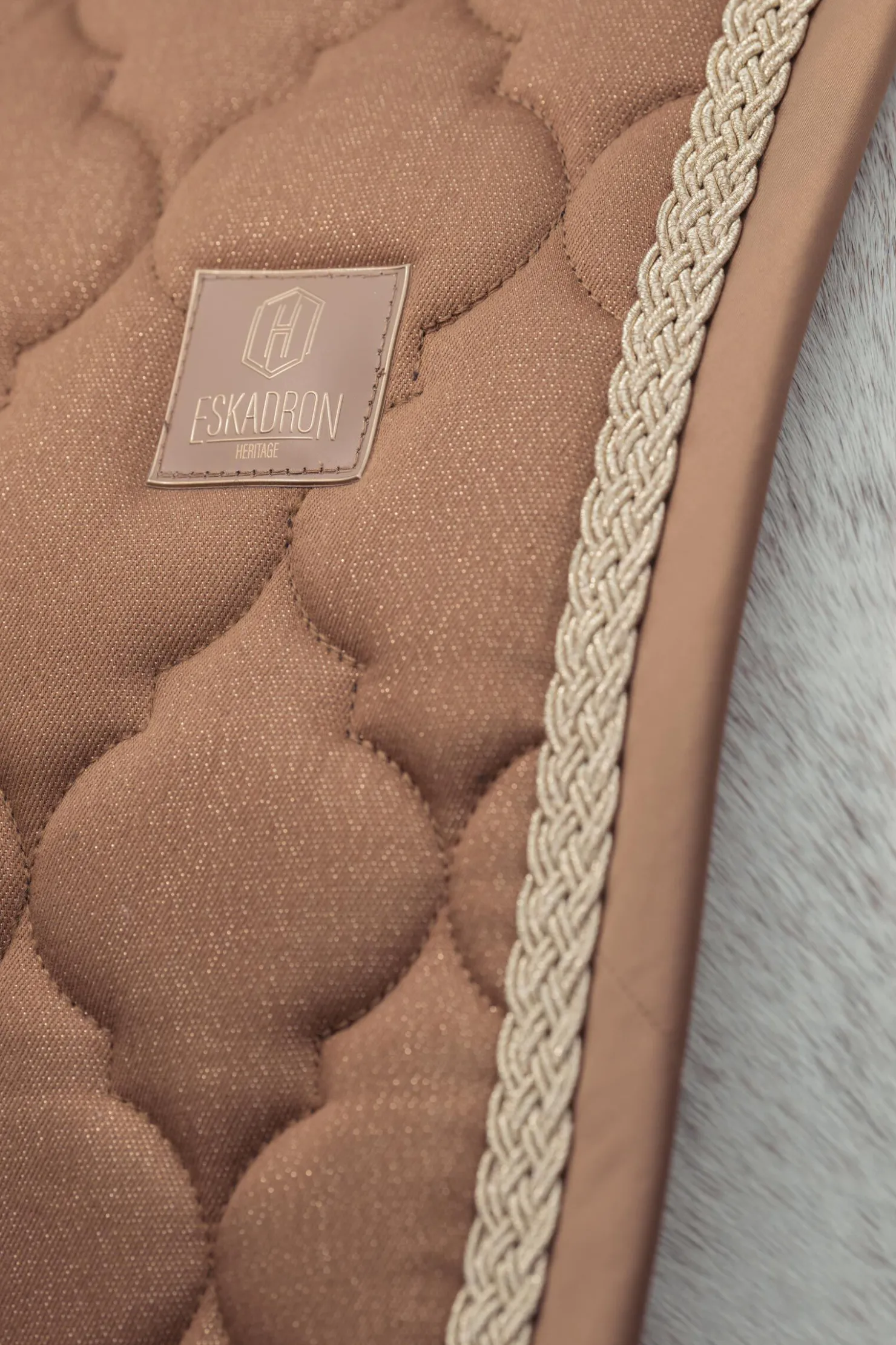 New eskadron Heritage AW24 Cotton Glitter Dressursjabrak Almond