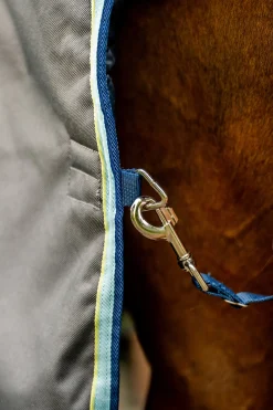 Online horseware Amigo Bravo 12 Plus utedekken med avtakbar hals, 400g Shadow/Navy&BlueHaze