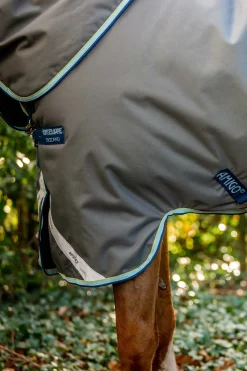 Online horseware Amigo Bravo 12 Plus utedekken med avtakbar hals, 400g Shadow/Navy&BlueHaze