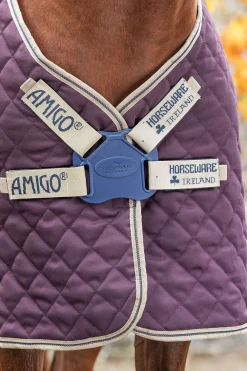 New horseware Amigo Stable Plus stalldekken med avtakbar halsdel, 200g Fig/Navy/Tan