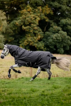 Best horseware Amigo Super Bravo Plus utedekken med avtakbar halsdel, 250 g Black/Black/White