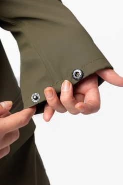 Online horze Elise regnjakke med fôret innside Olivegreen