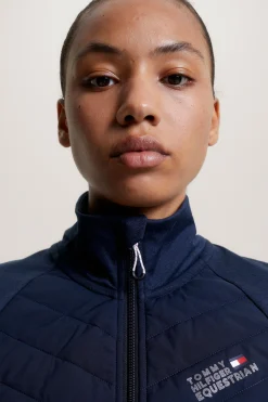 tommyhilfigerequestrian Tommy Hilfiger Equestrian Gramercy Isolert Dame Hybrid Vest DesertSky